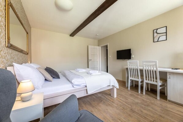 Luxury Room, City View