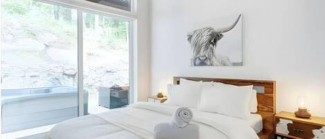 5 عدّة غرف نوم ومكتب ومكواة/لوح كي وسرير سفر