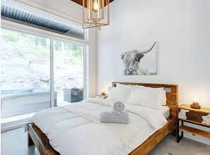 5 bedrooms, desk, iron/ironing board, travel cot - Modern Luxury Chalet + Private Jacuzzi (Les Laurentides Regional County Municipality)