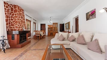 Televisión, chimenea