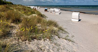 Cozy vacation apartment "Küstenkind" in a rural location in Groß Strömkendorf.