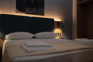 1 bedroom, WiFi, bed sheets - Aurooms - ☀️ "Yellow Room - Bright comfort a stone's throw from the sea" (Cinisi)