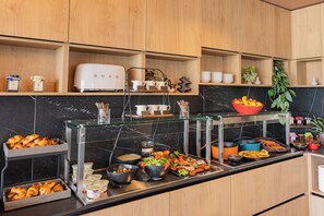 Petit déjeuner buffet compris tous les jours