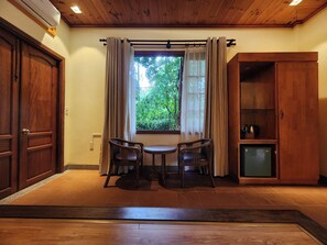 Estudio Deluxe | Escritorio, wifi gratis, ropa de cama
