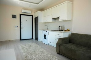 Blackout curtains, free WiFi, bed sheets