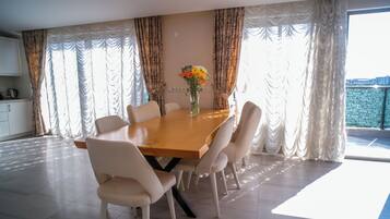 Appartement Luxe | Restauration dans la chambre