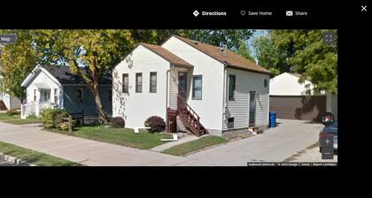 Small, clean, 1-bedroom house. 2 blocks from Theda Care Medical Center.