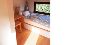 Small, clean, 1-bedroom house. 2 blocks from Theda Care Medical Center.