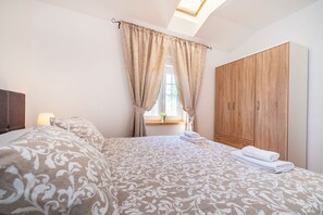 6 chambres, lits bébé (gratuits), draps fournis