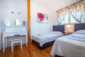 6 chambres, lits bébé (gratuits), draps fournis