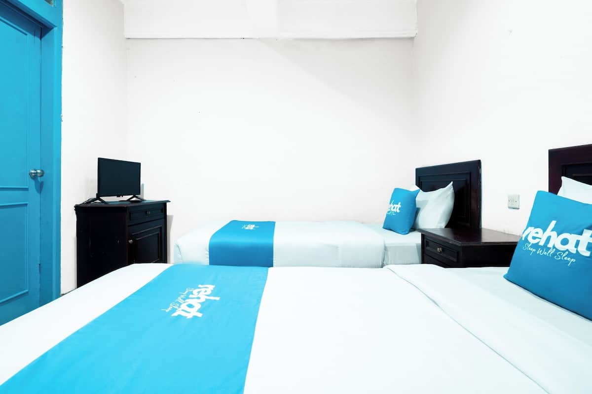 Desk, free WiFi, bed sheets