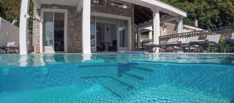 4-bedroom villa in wonderful Strp, Kotor with WiFi, fitness room