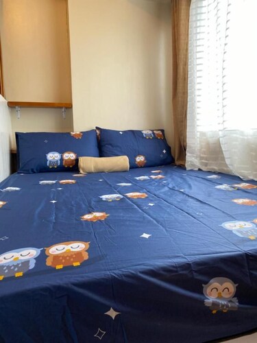 Room-charming Iloilo City Condo Room for