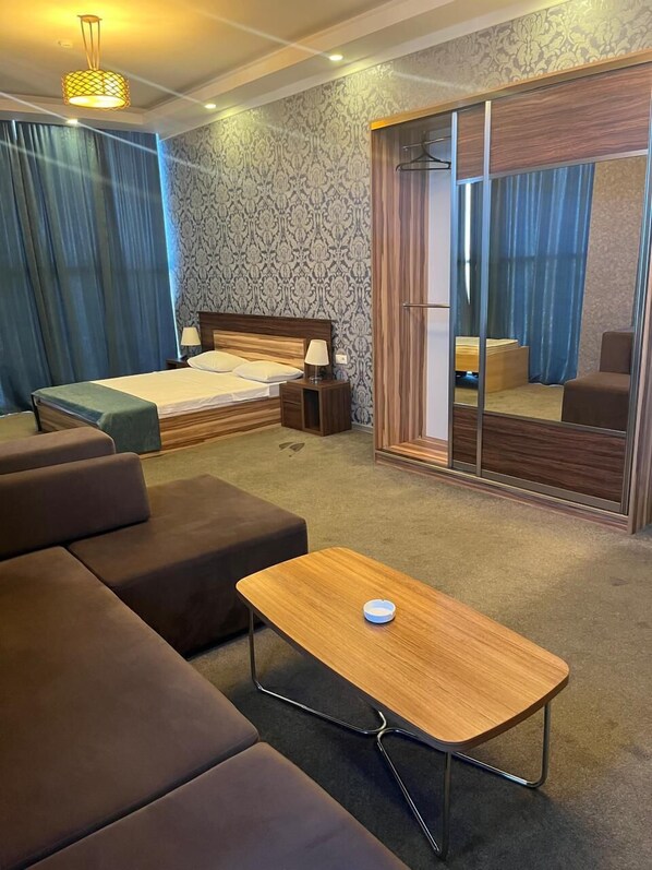 Deluxe Suite | Free WiFi