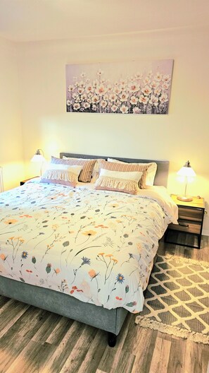 3 chambres, fer et planche à repasser, Wi-Fi, draps fournis