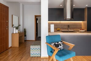 Apartment | 3 bedrooms - Spacious 3-bedroom Getaway With Balcony in Glyfada (Glyfada)