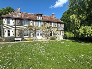 Exterior - Le Manoir familial du Quesnot, 10 to 22 pers. (Lessard-et-le-Chêne)