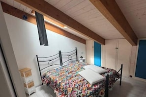 2 quartos, ferros/tábuas de passar roupa, Wi-Fi de cortesia