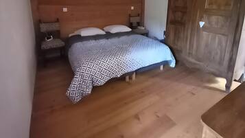 3 Schlafzimmer, Bügeleisen/Bügelbrett