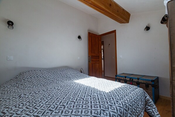 3 bedrooms, iron/ironing board