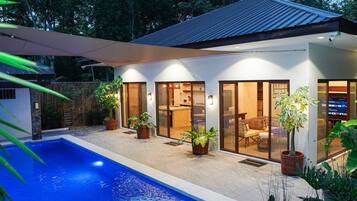 Villa - 2 soveværelser - handicapvenligt - privat pool | Pool | Udendørs pool