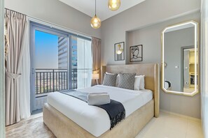 Superior Apartment, 1 Queen Bed, Canal View - bnbme - DAMAC Zada Tower - 1 BDR (Dubai)