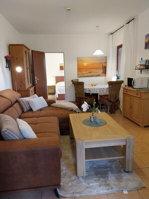 Tv, dvd-afspiller, stereoanlæg