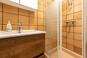 Shower, hair dryer
