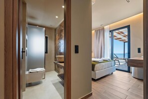 Villa, Sea View | Hypo-allergenic bedding, blackout curtains, iron/ironing board