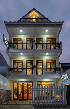Front of property - My Lan Hotel Dalat (Da Lat)