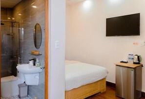 Minibar, free WiFi, bed sheets - My Lan Hotel Dalat (Da Lat)