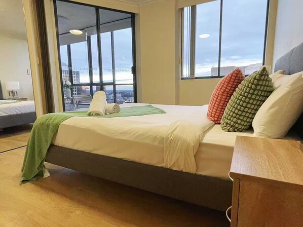 2 bedrooms, iron/ironing board, WiFi, bed sheets