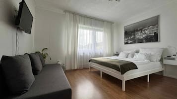 3 makuuhuonetta, silitysrauta/-lauta, Wi-Fi, vuodevaatteet