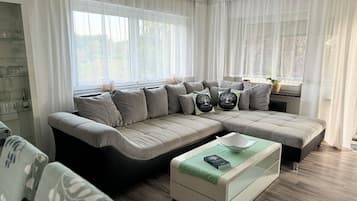 TV, fireplace, stereo
