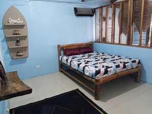 1 bedroom - Oceanfront Guest House (Puerto Galera)