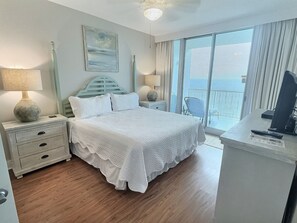 3 makuuhuonetta, työpöytä, silitysrauta/-lauta, ilmainen Wi-Fi