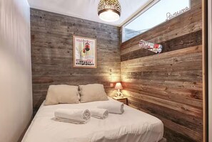 2 chambres, fer et planche à repasser, Wi-Fi gratuit, draps fournis