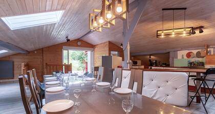 Holiday Home 'À Isturits Avec Piscine' with Shared Pool, Private Terrace and Wi-Fi