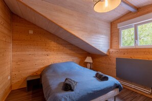 4 bedrooms, WiFi, bed sheets - Holiday Home 'À Isturits Avec Piscine' with Shared Pool, Private Terrace and Wi-Fi (Isturits)