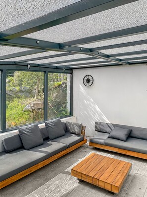 TV, fireplace, ping pong - Holiday Home 'À Isturits Avec Piscine' with Shared Pool, Private Terrace and Wi-Fi (Isturits)