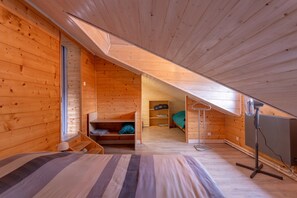 4 bedrooms, WiFi, bed sheets