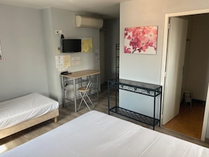 Planxa i posts de planxar i wifi gratuïta
