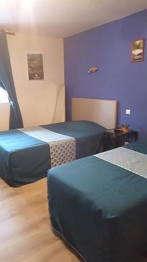 Iron/ironing board, free WiFi