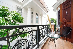 Desk, free WiFi - Amory Villa Thao Dien (Ho Chi Minh City)