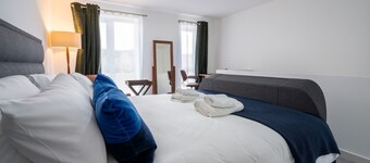 Peak Avenue Retreat