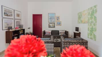 TV a schermo piatto 32 pollici con canali digitali