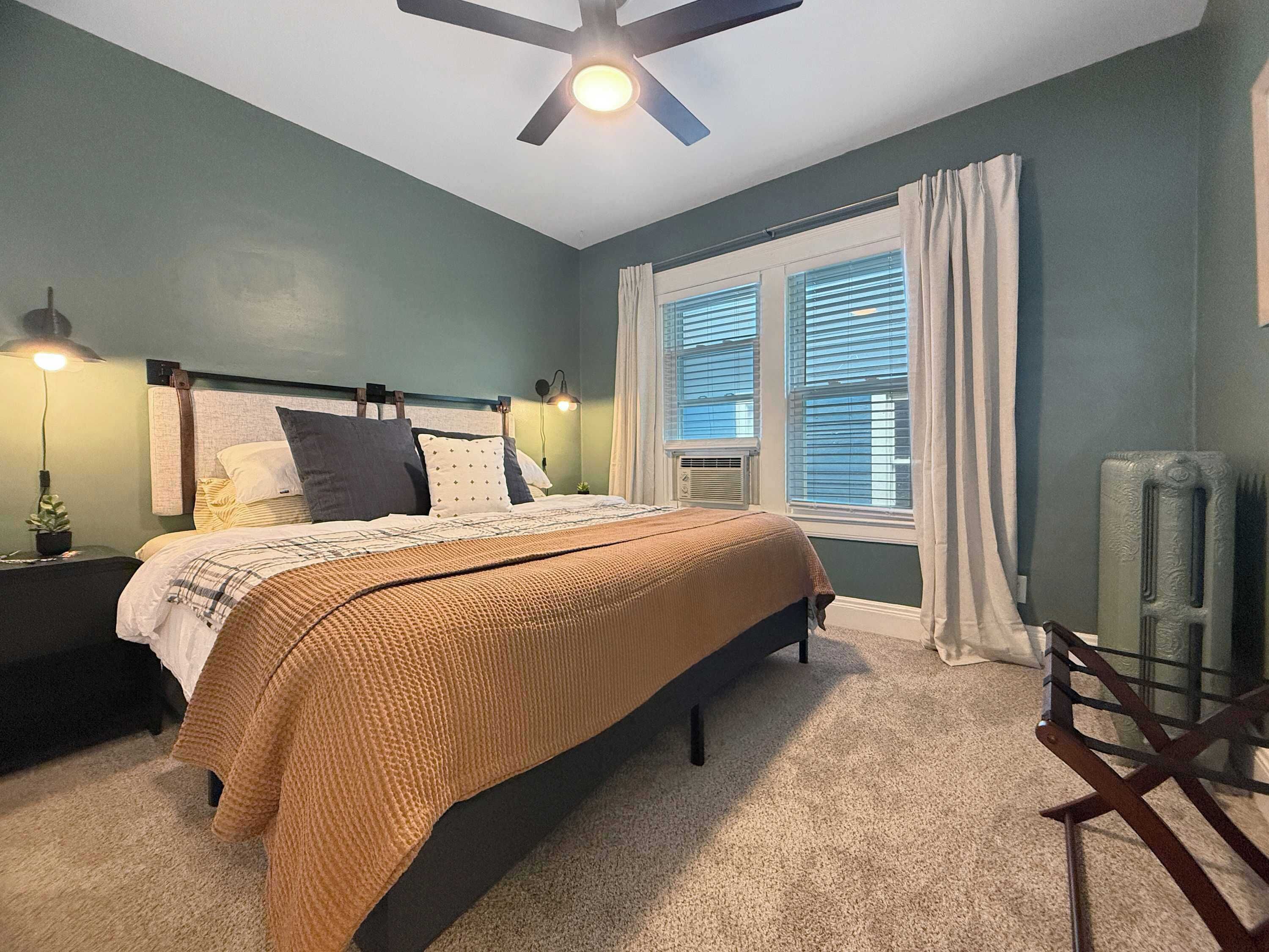 2 bedrooms, iron/ironing board, WiFi, bed sheets