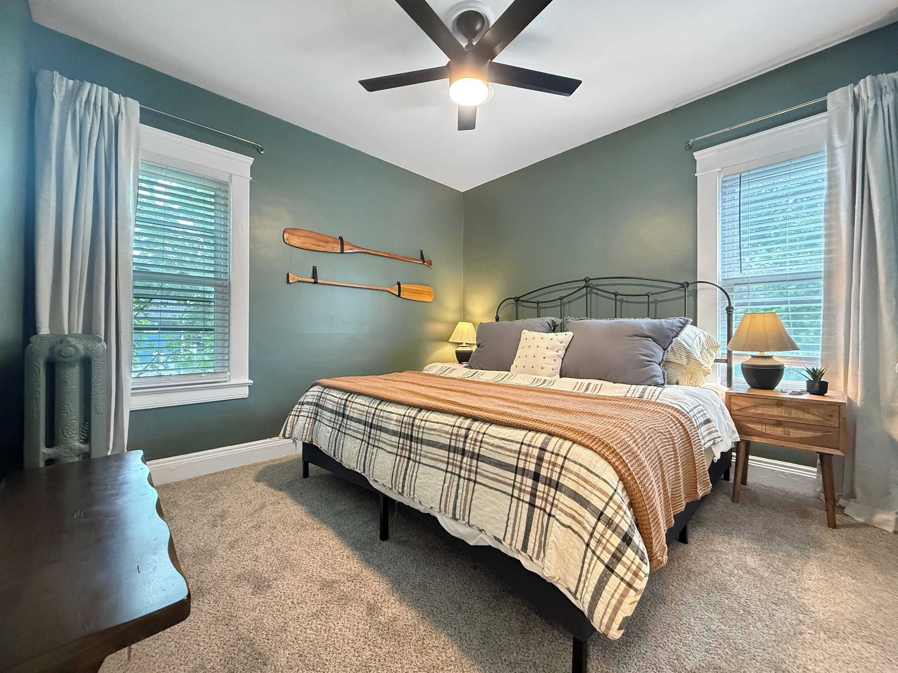 2 chambres, fer et planche à repasser, Wi-Fi, draps fournis