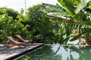 Outdoor pool - Scarlet Pavilion Homestay (Hue)