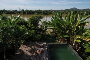 Outdoor pool - Scarlet Pavilion Homestay (Hue)